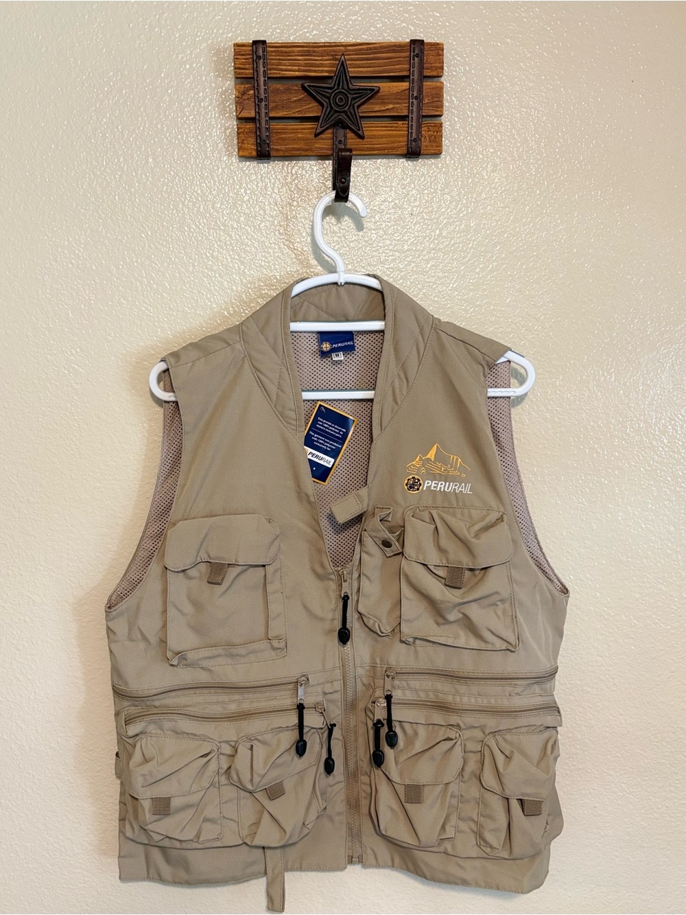 NWT PeruRail Safari Travel Vest Medium Khaki Multi Pocket Utility Gorpcore Fish